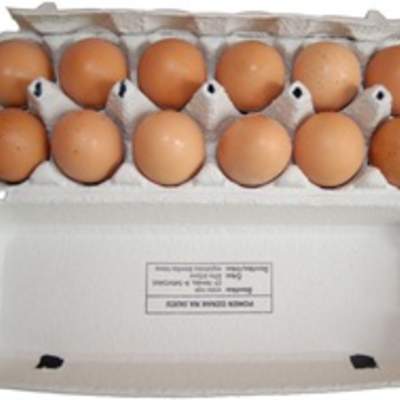 Caja de cartón con huevos