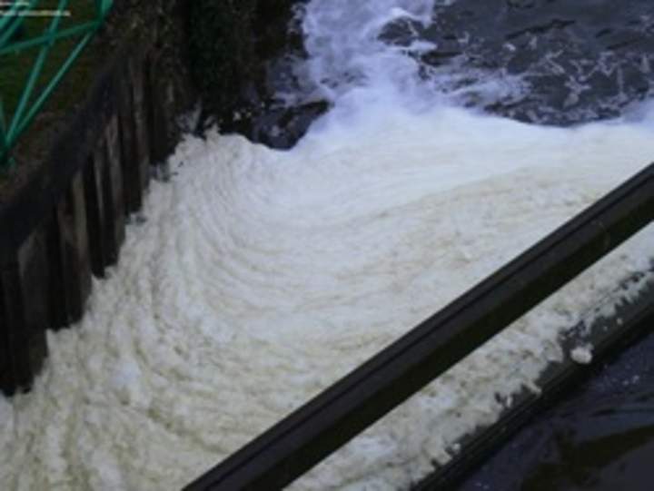 Contaminación río