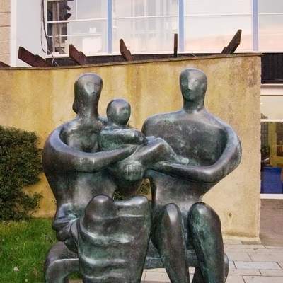 Grupo Familiar de Henry Moore