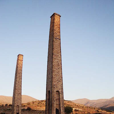 Chimeneas fundición de cobre de Labrar