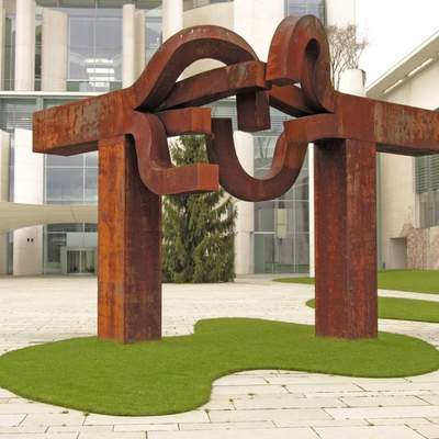 Escultura en Cancillería de Berlín de Eduardo Chillida