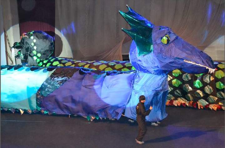 Dragones en escena 6