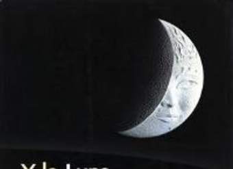 Y la Luna siempre es una