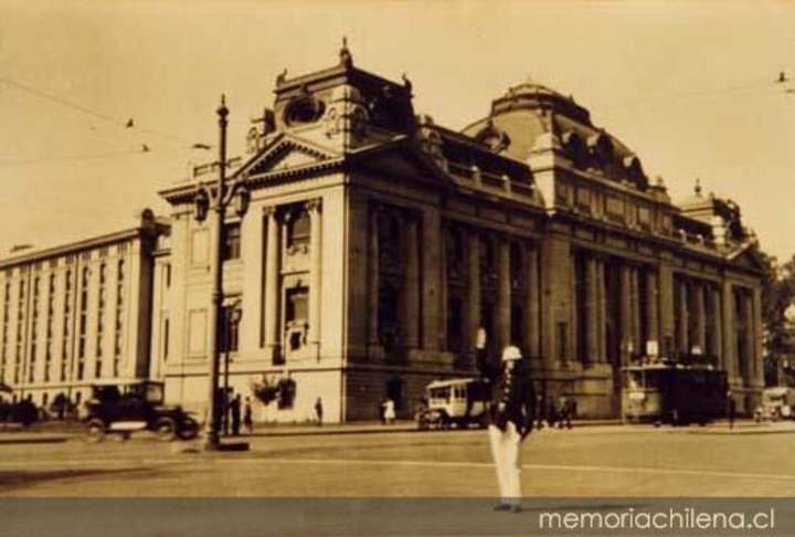 La Biblioteca Nacional de Chile (1813- )