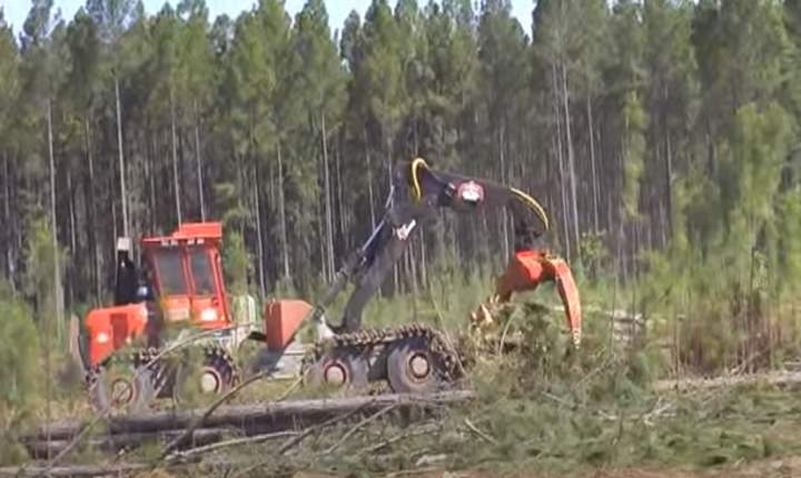 Malinovsky (9 ene. 2011). Grapple Skidder (8x8) Tanguay TG88E