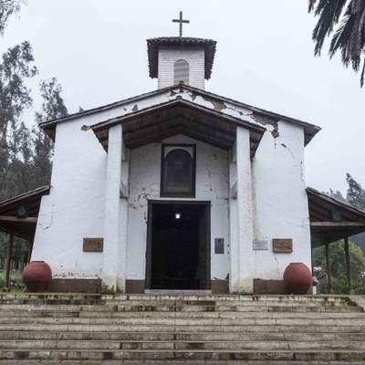 Santuario de Nuestra Señora del Rosario de Lora, Licantén.